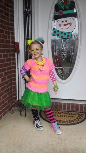 Wacky Wednesday Ideas, Wacky Tacky Day, Wacky Clothes, Mismatch Day, Tacky Day, Wacky Day, Wednesday Ideas, Dr Suess Week, Spirit Week Ideas