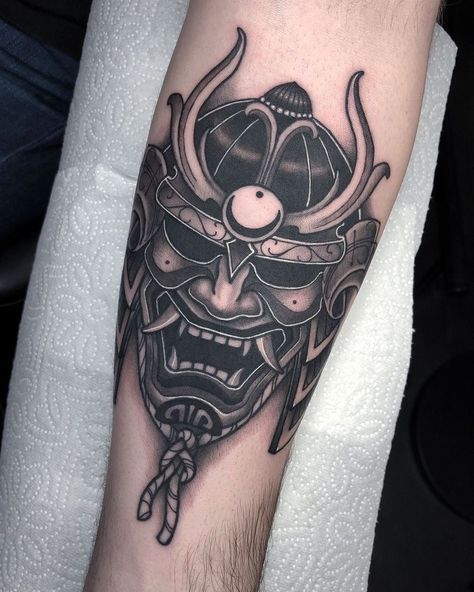 Samurai Hand Tattoo, Samurai Mask Tattoo, Japanese Mask Tattoo, Cover Up Tattoos For Men, Oni Mask Tattoo, Oni Tattoo, Hand Tattoo Designs, Hannya Mask Tattoo, Samurai Mask