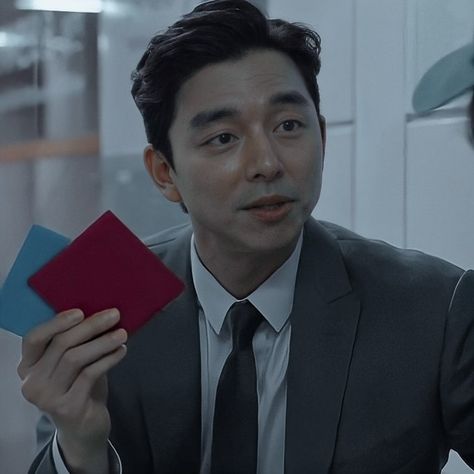 -𝐓𝐀𝐆𝐒- #squidgame #salesman #gongyoo #squidgameicons Squidgame Salesman, Gong Yoo Squid Game, The Salesman, Smash Board, Boo Boo Bear, Squid Game 2, Lee Byung Hun, Children's Games, Im A Simp