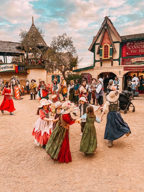 Renesance Fair, Life Bucketlist, Fair Photoshoot, 2025 Vibes, Festival Paint, Renn Faire, Medieval Fair, Fair Rides, Scarborough Fair