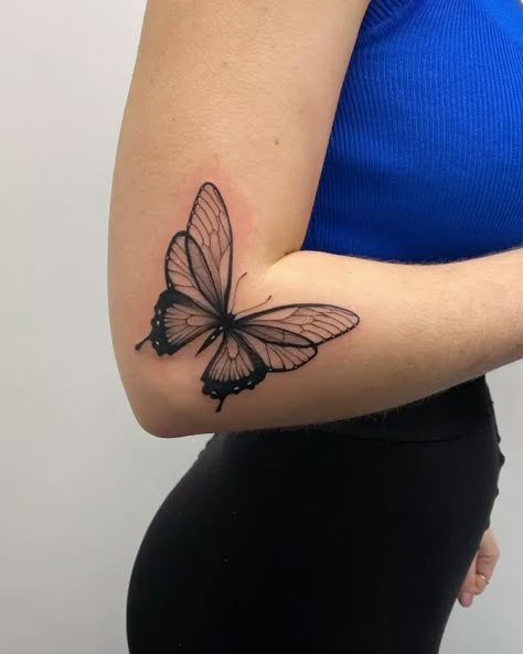 Flowers With Butterflies Tattoo, Butterfly Tattoo Placement, Best Butterfly Tattoos, Tattoo Papillon, Animal Design Tattoo, Butterfly With Flowers Tattoo, Flowers With Butterflies, Butterfly Tattoo Stencil, Butterfly Tattoos On Arm