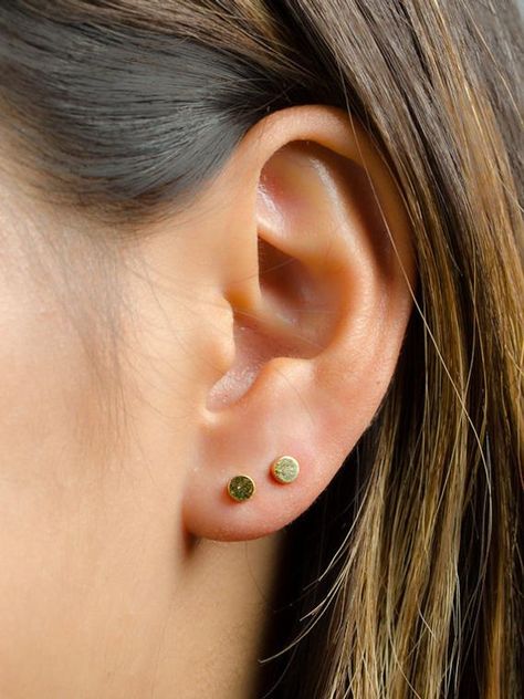 Second Ear Piercing, Double Ear Piercings, Dot Earrings, Pretty Ear Piercings, Multiple Earrings, Geometric Studs, Minimalist Studs, Dainty Studs, Circle Earrings Studs