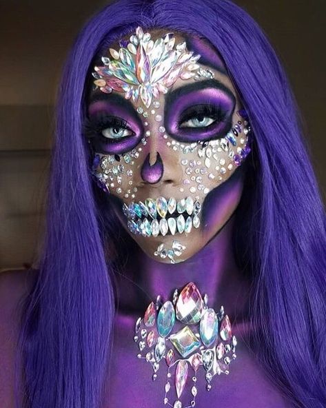 Catrina Face Paint, Halloween Makeup Artist, Glam Skull, Sugar Skull Costume, Rhinestone Makeup, Creepy Halloween Makeup, Carnival Makeup, Rave Makeup, Makeup Challenges