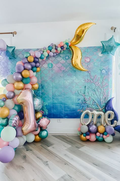 1st birthday girl party ideas for: ONEder the sea! Oneder The Sea Birthday, 1st Birthday Themes Girl, 1st Birthday Girl Party Ideas, One Der The Sea, Birthday Girl Party Ideas, Mermaid First Birthday, Fishing Themed Birthday Party, Oneder The Sea, Baby First Birthday Themes