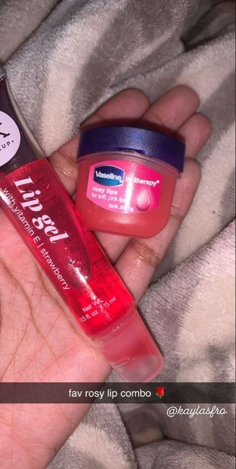 Lip Vaseline Therapy, Rosy Lip Vaseline, Lip Gel Gloss, Rose Lips Vaseline, Lip Therapy Aesthetic, Vaseline Rosy Lips Aesthetic, Nk Lip Gloss Aesthetic, How To Get Rosy Lips, Best Lip Care Products