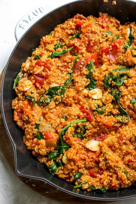 Moroccan Quinoa, Dishing Out Health, Healthy One Pot Meals, Cook Quinoa, Quinoa Dishes, Cake Pizza, Pizza Sandwich, Quinoa Healthy, Breakfast Bread