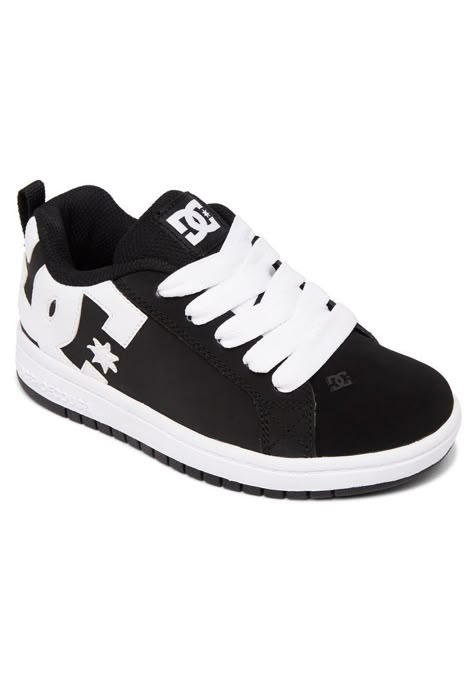 Dc Graffik Shoes, Dc Shoes White, Dc Shoes Outfit Women, Dcs Shoes, Dc Shoes Aesthetic, Dc Shoes Outfit, Shoe Inspo Sneakers, White Dc Shoes, Dc Clothes