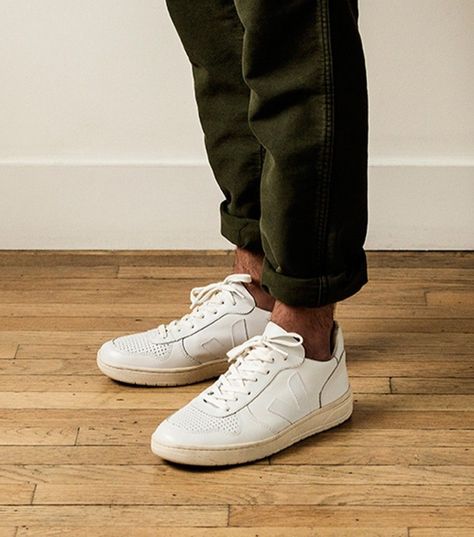 Veja V-10 Extra White Veja V10, Sneakers Outfit Men, Veja Shoes, Spring Outfits Men, Veja Sneakers, Woman's Fashion, Conscious Fashion, Trainer Sneakers, Urban Wear