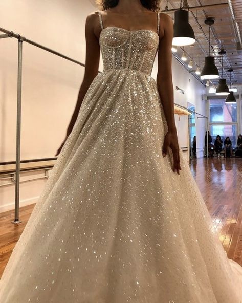 Prom 23, Quince Dresses Pink, Deb Dresses, Trendy Prom Dresses, Senior Prom Dresses, Classy Prom Dresses, 2024 Prom, Prom Dress Inspiration, Ball Gowns Evening