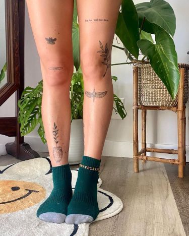 Over The Knee Tattoo, Leg Tattoo Placements, Knee Tattoo Ideas, Hopeless Romantic Tattoo, Beloved Tattoo, The Knee Tattoo, Knee Tattoos, Tattoo Sites, Lower Leg Tattoos