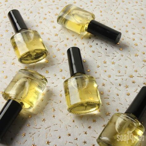 Nail Growth Diy, Soap Queen, Nail Care Tips, Nail Oil, Nail Growth, Homemade Bath Products, Beauty Remedies, Vitamin E Oil, Cuticle Oil