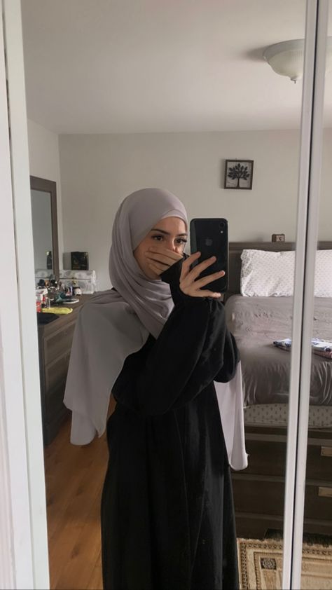 stop using my photos to catfish Hijab Fits, Estilo Hijab, Stile Hijab, Hijabi Fits, Hijab Style Tutorial, Mode Turban, Modesty Outfits, Muslim Outfits Casual, Muslim Fashion Hijab Outfits