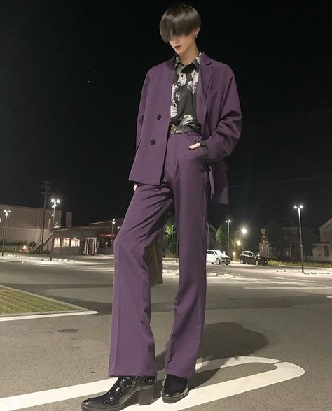 Korean Men Suit, Guys Prom Outfit, Purple Prom Suit, Boy Prom Outfit, Aesthetic Guy Outfits, Boys Aesthetic Outfits, Prom Outfits For Guys, Prom Outfit Ideas, Prom Suits For Men