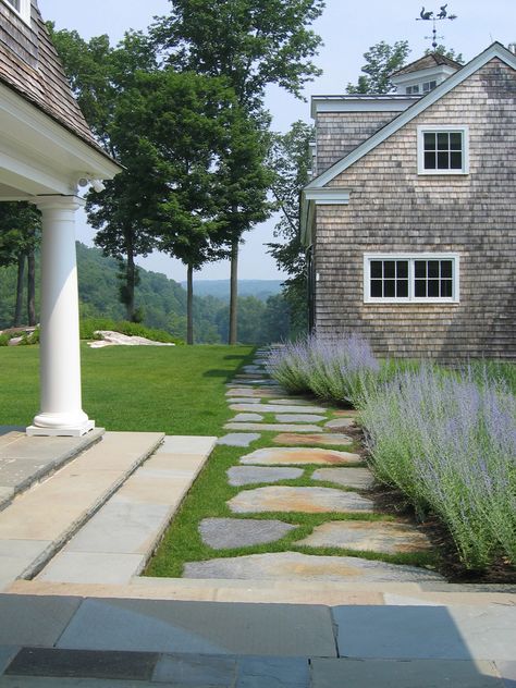 Front Walkway Ideas, Flagstone Pathway, Garden Walkways, Flagstone Walkway, Turkey Hill, Concrete Stepping Stones, Walkway Design, Walkway Ideas, Front Walkway