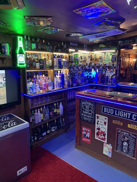 Home Dive Bar Ideas, Liquor Bar Ideas, Home Pub Ideas, Shed Pub, Backyard Pub, Home Bar Plans, Shed Bar, Hangout Space, Country Bar