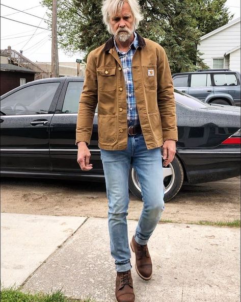 Lumberjack Rugged Style Ideas for Men -farmerusedto Mens Fall Outfits Rugged, Rugged Style Men Outfit, Mens Style Casual Rugged, Mens Clothing Styles Rugged, Carhartt Jacket Men, Carhartt Jacket Outfit, Carhartt Outfit, Modern Gentleman Style, Men Workwear