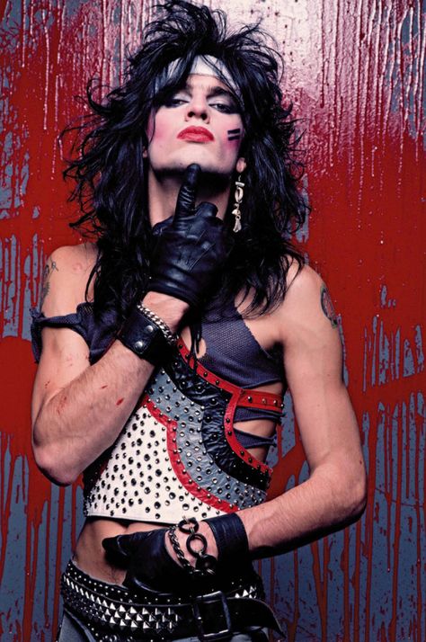 Motley Crue Photoshoot, Motley Crue Shout At The Devil, Motley Crue Cake, 80s Rock Fashion, Tommy Lee Motley Crue, Arte Heavy Metal, Motley Crue Nikki Sixx, Shout At The Devil, Hair Metal Bands