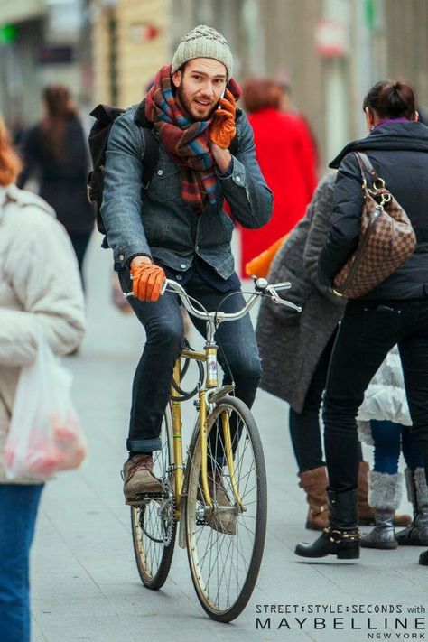 Cycle Chic Men, Urban Bike Style, Bike Fashion, Mini Velo, Urban Cycling, Urban Bike, Cycle Chic, Riding A Bike, I Want To Ride My Bicycle