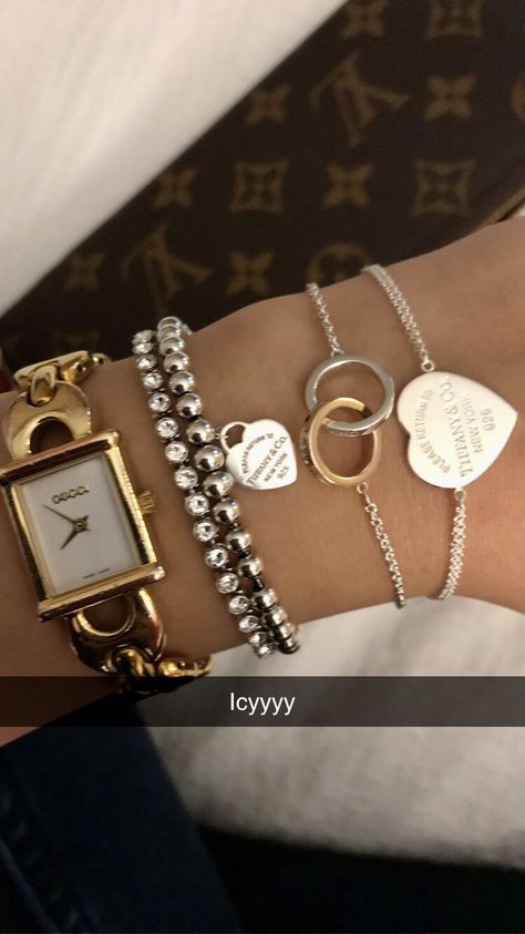 Tiffany Bracelets, Wrist Jewelry, Jewelry Accessories Ideas, Tiffany Jewelry, Dope Jewelry, Classy Jewelry, Stacked Jewelry, Jewelry Lookbook, Mode Inspo