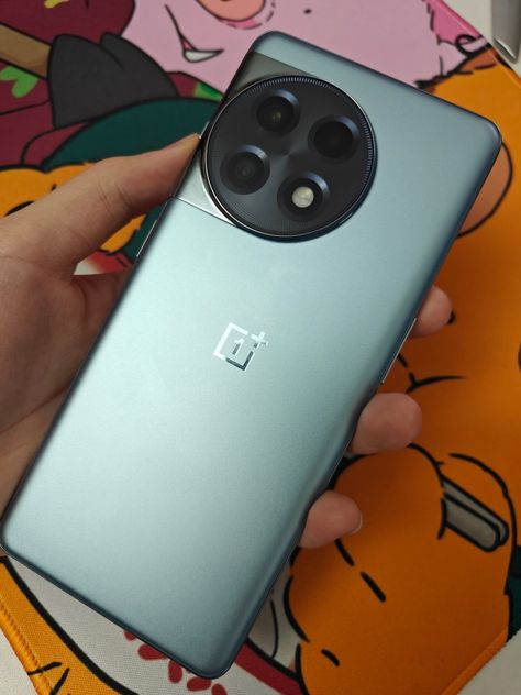 Recently, #Oneplus launched Oneplus Ace 2, what are the upgrades and highlights of this new #smartphone compared to the previous generation? →Review now on Qucox.com - link in bio! #oneplus #OnePlusAce2 #flagshipphone #5gsmartphone #mobilephone Oneplus Mobile, Oneplus Phone, New Phone, Dpz For Fb, Akshay Kumar Photoshoot, Funny Images With Quotes, Computer Gaming Room, Optical Image, Must Have Gadgets