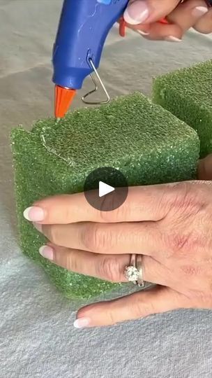 316K views · 3.1K reactions | Grab a hanger and some floral foam… 😱 @sonatahome #floralfoamasmr #floralfoam #diyfrontdoor #hangers #tulip | Kataleya Morrow 5 Minute Hacks, Diy Tiktok, Floral Designs Arrangements, Porch Diy, Curated Decor, Wreath Diy, Floral Foam, Front Porch Ideas, Flower Arranging