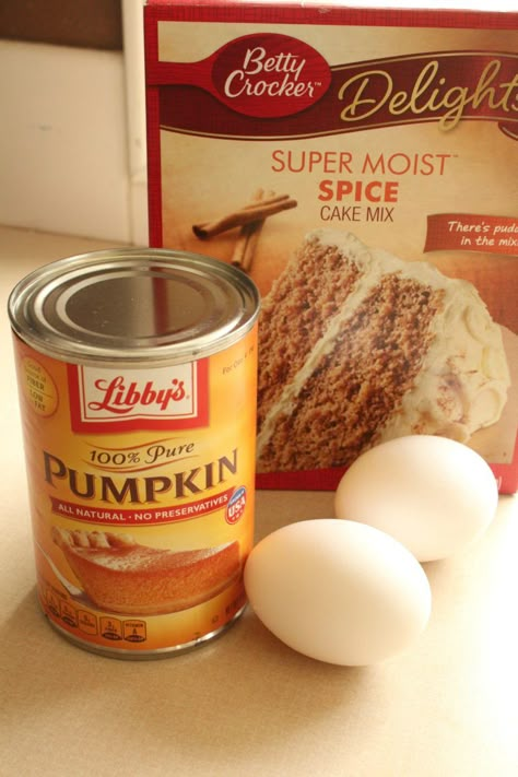 Spice Cake Pumpkin Muffins, Pumpkin Spice Cake Recipe, Moist Spice Cake, Spice Cake Recipe, Pumpkin Muffins Easy, Spice Cake Recipes, Pumpkin Spice Cake, Spice Cake Mix, Pumpkin Recipes Dessert