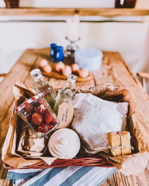 Breakfast Picnic Basket, Dinner Gift Basket, Breakfast Hamper, Breakfast Gift Basket, Breakfast Picnic, Food Hamper, Scottish Breakfast, Breakfast Basket, Food Baskets