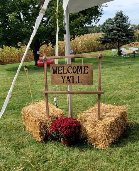 21st Cowboy Party Western Theme, Western Themed Homecoming, Western Decor Party Ideas, Sweet 16 Cowboy Theme, Western Themed Decorations, Wild West Theme Decorations, Stagecoach Party Theme, Wild West Dance Theme, Western Theme Party Decorating Ideas Diy