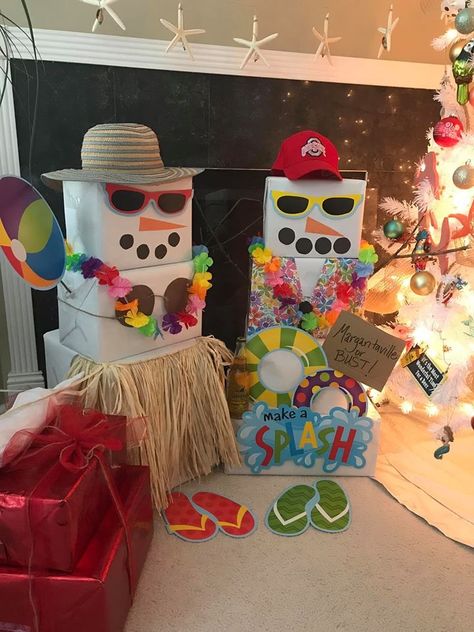 Aloha snowmen Mele Kalikimaka Christmas Party Decor, Mele Kalikimaka Christmas Door, Hawian Christmas, Hawaiian Christmas Party Ideas, Hawaiian Christmas Party Decorations, Christmas In Hawaii Decorations, Hawaii Christmas Decorations, Hawaiian Christmas Decorations Diy, Hawaiian Christmas Party Food