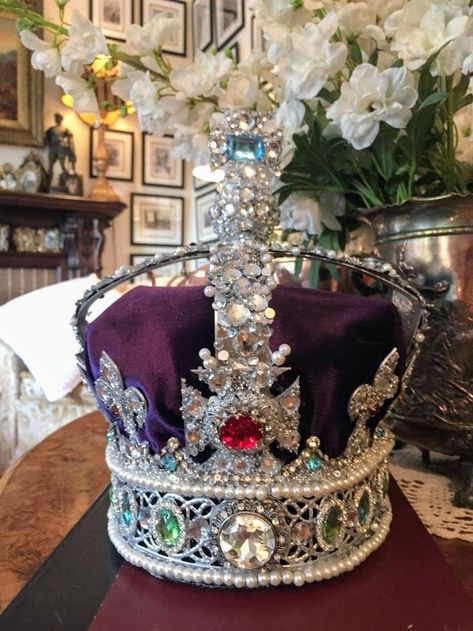 How To Make Chips, Imperial State Crown, British Crown Jewels, King Chris, Royal Crowns, Jfk Jr, Crown Tiara, Crown Jewels, Tiaras And Crowns