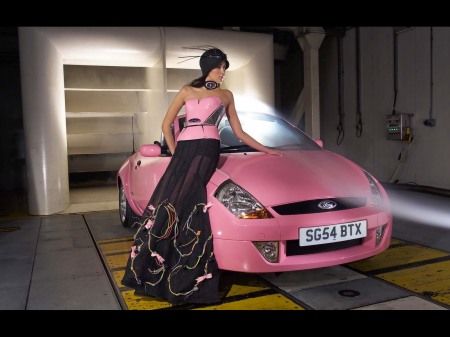 I think every girl would agree with how awesome this Ford car and dress is! Ford Streetka, Lady Driver, Dr Car, Peter Sellers, Ford Girl, Pimp My Ride, Stick Shift, Red Lights, Mk 1