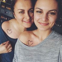 Tattoo Mama E Hija, Mother Daughter Tat, Mum And Daughter Tattoo, Mother Daughter Tats, Fist Tattoo, Mommy Daughter Tattoos, Mom And Daughter Tattoos, Mother Daughter Tattoo, Mom Daughter Tattoos