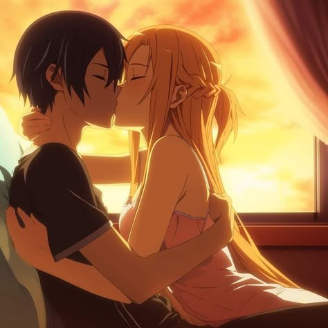 Sao Kirito And Asuna, Beautiful Moon Pictures, Asuna And Kirito, Kirito And Asuna, Kirito Sao, Asuna Sao, Kirito X Asuna, Sao Anime, Kirito Asuna