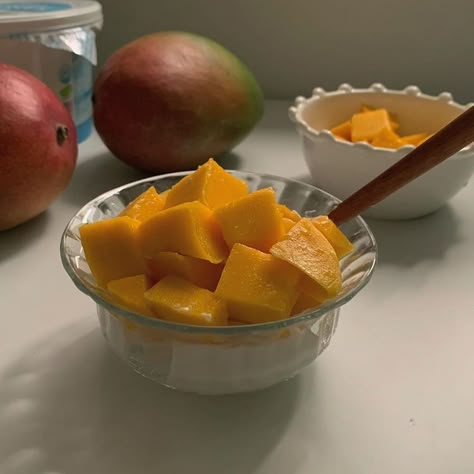 Mango Aesthetic, Snack Aesthetic, Food Babe, Healthy Food Motivation, Healthy Lifestyle Food, Yummy Comfort Food, Food Is Fuel, Food Inspo, Food Obsession