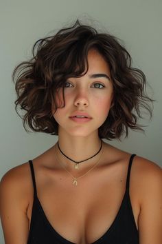 Naturally Wavy Bob Haircut, Oval Face Bob Haircut, Short Hairstyle For Wavy Hair, Short Haircut Oval Face, Short Hairstyle Women Wavy Hair, Short Haircut Wavy Hair, Short Haircuts Wavy, Short Wavy Haircuts For Women, Wavy Short Haircuts