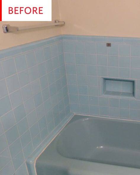 Blue Tile Bathroom Vintage Update, Blue Bathtub Bathroom Ideas, Old Blue Tile Bathroom, Retro Bathrooms 1950s, Blue Tile Bathroom Vintage, Vintage Blue Tile Bathroom, Turquoise Bathroom Tiles, Blue Vintage Bathroom, Retro Bathroom Tile