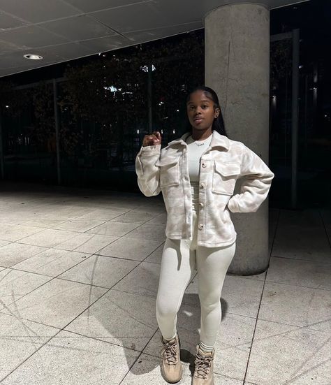 Yezzy Boots Outfits Girl, Yeezy Boot Outfit Women, Yeezy Boots Outfit Black Women, Yeezy Boots Women Outfit, Yeezy Boot Outfit, Desert Boots Outfit Women's, Yeezy Desert Boots Outfit, Yeezy 500 Outfit Women, Yeezy Boots Outfit