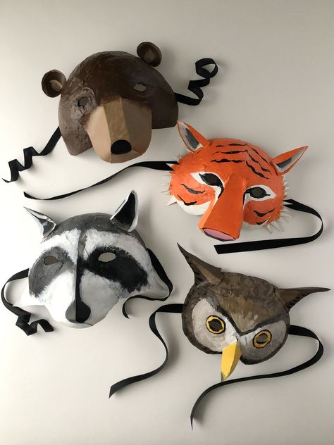 Easy DIY Paper Mache Halloween Masks — super make it Paper Mache Bear Mask, Paper Mache Animal Mask, Animal Masks Diy, Mascara Papel Mache, Diy Paper Mache, Diy Halloween Masks, Newspaper Flowers, Create An Animal, Paper Masks