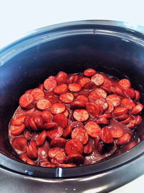 Kielbasa Crockpot, Kielbasa Appetizer, Sausage Crockpot Recipes, Slow Cooker Kielbasa, Sausage Appetizers, Sausage Crockpot, Smoked Sausage Recipes, Crockpot Appetizers, Kielbasa Recipes