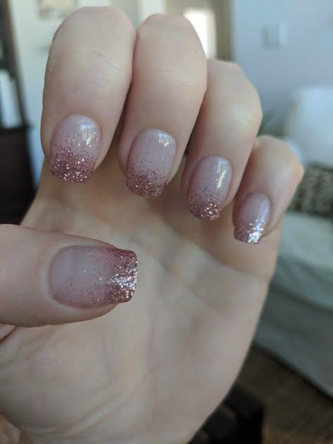 SNS Rose gold glitter ombre French manicure Ombre Glitter French Tip Nails, French Tip Nails With Rose Gold, Rose Gold Glitter Tip Nails, French Tip Rose Gold Nails, Sns Glitter Nails, Rose Gold Nail Tips, Rose Gold Nails French Tip, French Manicure Glitter Tips, Rose Gold Nails French