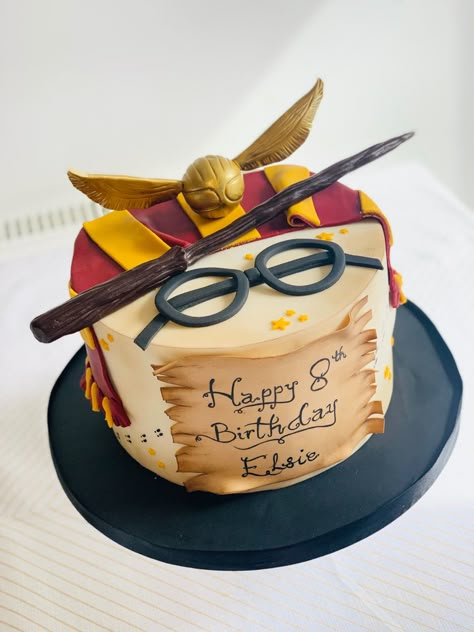 Harry Potter 21st Birthday Cake, 30th Birthday Cake Harry Potter, Harry Potter Themed Birthday Cake, Harry Potter Cookie Cake, Harry Potter Birthday Cake Easy, Simple Harry Potter Cake Ideas, Simple Harry Potter Cake, Harry Potter Cake Designs, Easy Harry Potter Cake