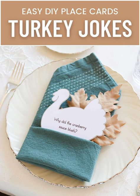 Thanksgiving Place Cards Diy, Holiday Crafts For Adults, Holiday Crafts For Toddlers, Holiday Crafts To Sell, Crafts For Toddlers Easy, Turkey Jokes, Thanksgiving Name Cards, Diy Thanksgiving Cards, Turkey Place Cards