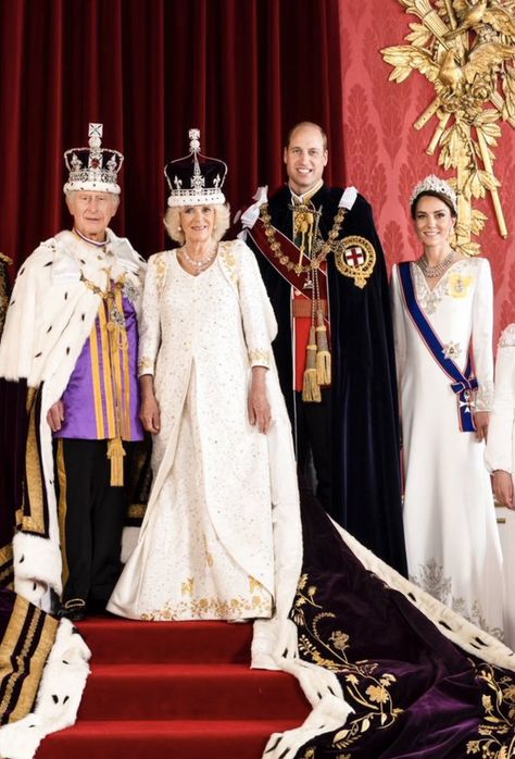 English Royal Family, Royal Family England, Elisabeth Ii, British Royal Families, Royal Family News, Royal Life, Her Majesty The Queen, British Monarchy, The Royal Family