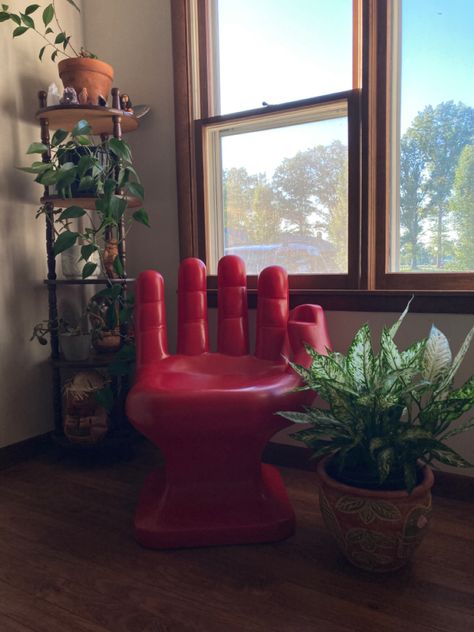 Retro hand chair with plants give the coziest living room feel Hand Chair Decor, Hand Chair Living Room, Hand Chair, Window Display Ideas, Chair Living Room, Dream House Ideas, House Decor Ideas, Mac Miller, Chair Decorations