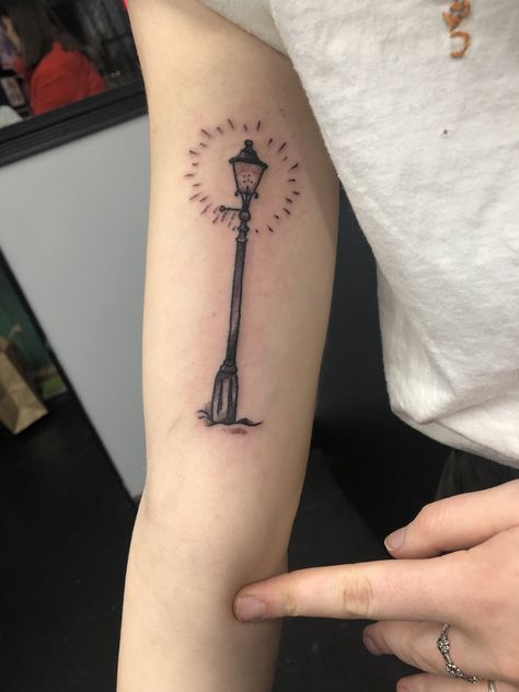 narnia lantern to remember the light of our lives Narnia Lamppost Tattoo, Narnia Lamp Post Tattoo, Wrinkle In Time Tattoo, Narnia Inspired Tattoos, Street Light Tattoo, Lamppost Tattoo, Streetlight Tattoo, Chronicles Of Narnia Tattoo, Lamp Post Tattoo