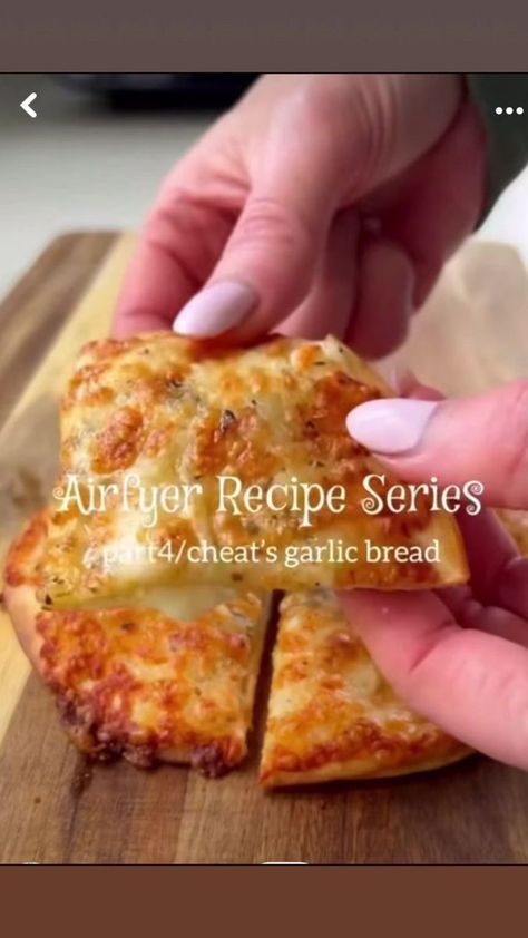 Home Pizza, Hacks For Kids, Oil Making, Beach Hacks For Adults, Beach Hacks Clever Ideas, Healthy Air Fryer, Tasty Recipes Videos, Quick Recipes Snacks, Easy Snack Recipes