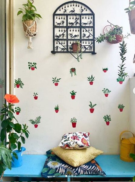 DIY - Block Print Wall (The Viral Quarantine DIY) | Preethi Prabhu Wall Painting Ideas Creative, Simple Wall Paintings, Wall Painting Living Room, Wall Murals Diy, Colorful Room Decor, Indian Room Decor, Creative Wall Painting, Indian Room, Colourful Living Room Decor