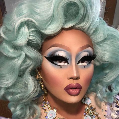 Drag Make-up, Drag Queen Makeup, Kim Chi, Drag Makeup, Queen Makeup, Stage Makeup, Drag Queens, Makeup Designs, Rupaul