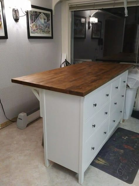 Ikea Kitchen Island With Seating, Kitchen Island Oak, Dapur Ikea, Kitchen Islands Ideas With Seating, Ikea Desk Hack, Kitchen Island Storage, Ikea Kitchen Island, Kitchen Ikea, Small Kitchen Island