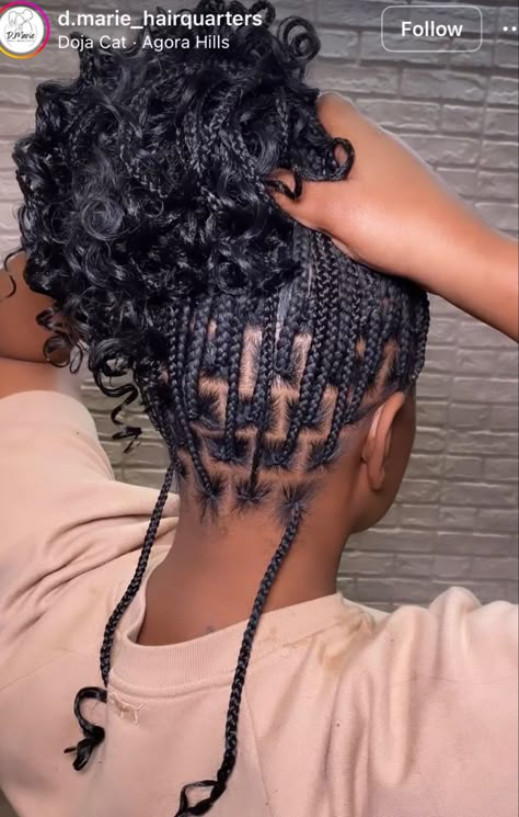 Short Curly Box Braids For Black Women, Box Braid Bob With Curly Ends, Short Curly End Braids, Attachment Hairstyles For Ladies, Shorts Braids With Curls, Short Knotless With Curls At The End, Short Small Box Braids With Curly Ends, Short Braid With Curls, Braided Bob With Curly Ends